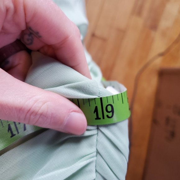 DAVID'S BRIDAL mesh short bridesmaid dress with crisscross back meadow green - Picture 6 of 9